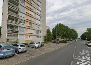 Parking / Garage en location à Oullins