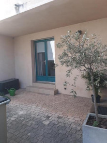 Maison en location à Saint-genis-laval / 5 pièces 111 m²